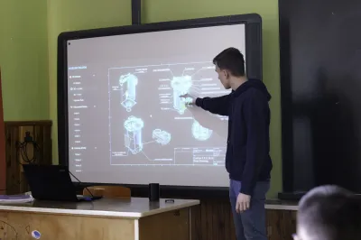 Internal Structure (Detail)