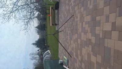 Tripod in daylight 1